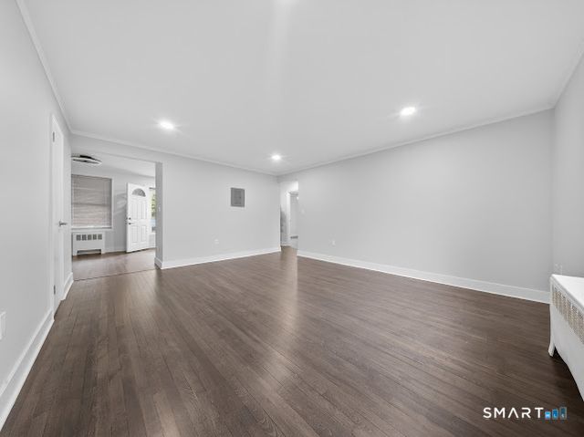 49 Mencel Circle B, Bridgeport, CT 06610