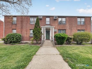 49 Mencel Circle B, Bridgeport, CT 06610