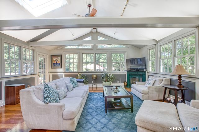 34 Regency Drive, Norwalk, CT 06851