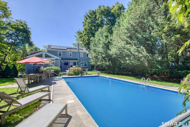 34 Regency Drive, Norwalk, CT 06851