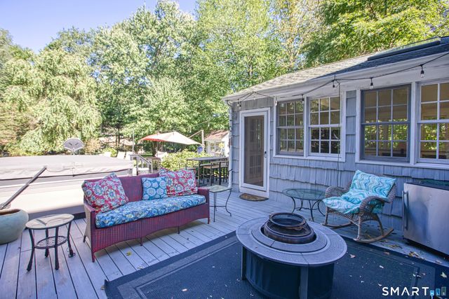 34 Regency Drive, Norwalk, CT 06851