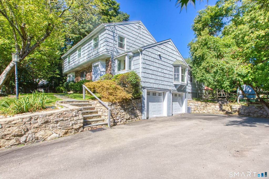 34 Regency Drive, Norwalk, CT 06851
