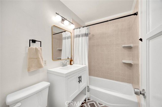 5533 Oliva Avenue, Lakewood, CA 90712