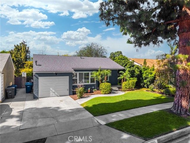5533 Oliva Avenue, Lakewood, CA 90712