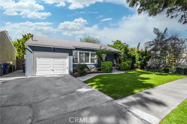 5533 Oliva Avenue, Lakewood, CA 90712