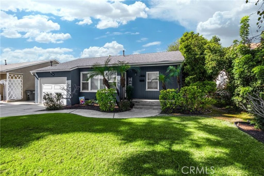 5533 Oliva Avenue, Lakewood, CA 90712