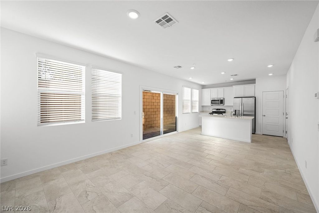 304 Crescent Glow Lane, Henderson, NV 89015 — photo 4