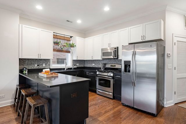 2550 W Logan Boulevard 3F, Chicago, IL 60647