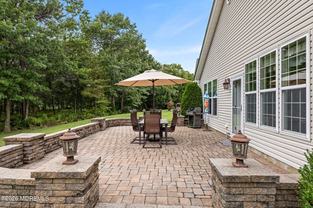 21 Honeysuckle Drive, Manahawkin, NJ 08050