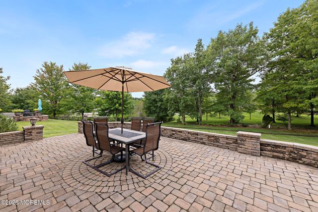 21 Honeysuckle Drive, Manahawkin, NJ 08050