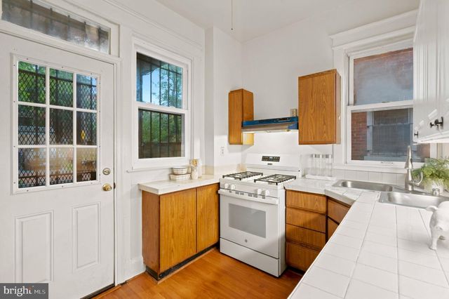 3415 OAKWOOD TER NW, Washington, DC 20010