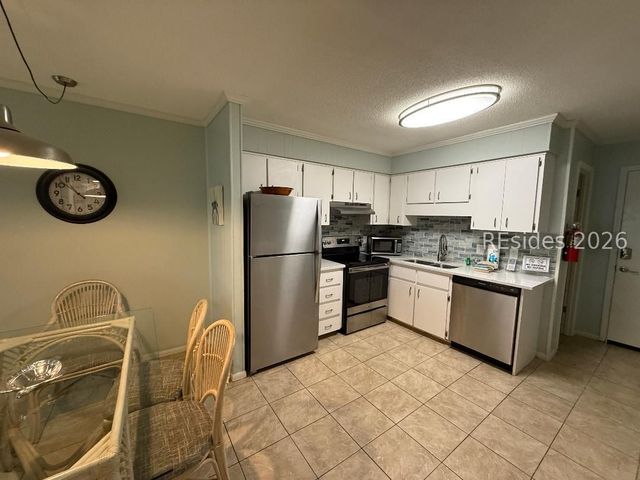 40 Folly Field Rd Apt B19, Hilton Head Island, SC 29928