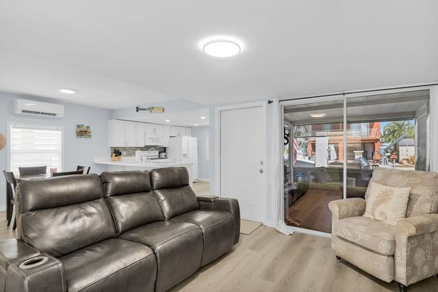 209 Buttonwood Avenue, Key Largo, FL 33037