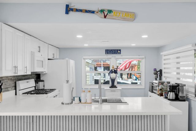 209 Buttonwood Avenue, Key Largo, FL 33037