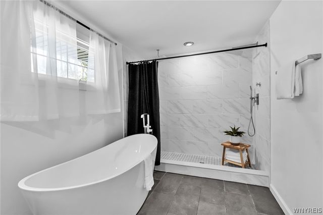 8135 Clarherst Drive, Clarence, NY 14051