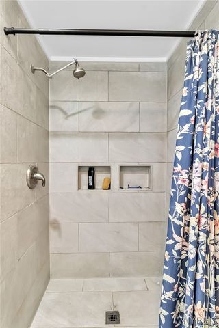 8135 Clarherst Drive, Clarence, NY 14051