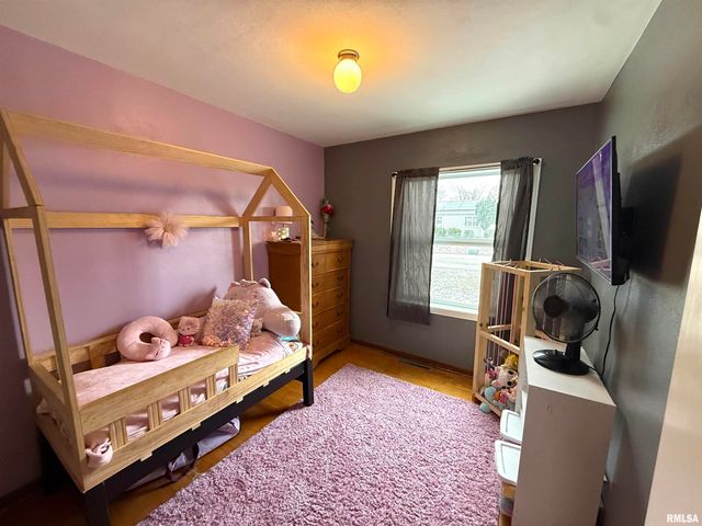 3230 N COLLEGE Avenue, Quincy, IL 62301