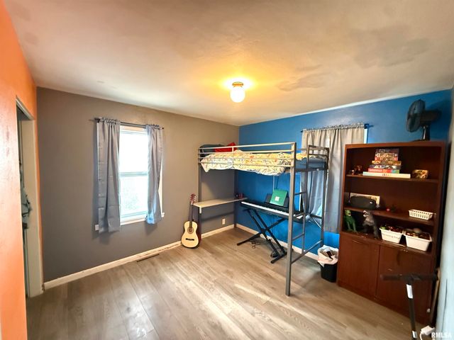 3230 N COLLEGE Avenue, Quincy, IL 62301