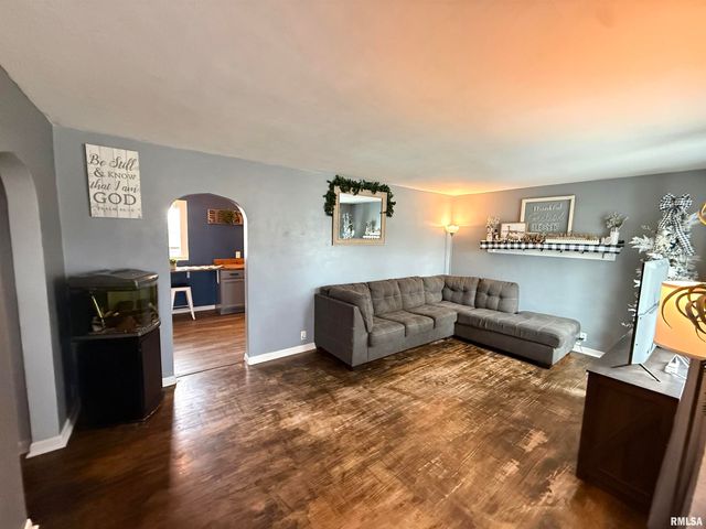 3230 N COLLEGE Avenue, Quincy, IL 62301