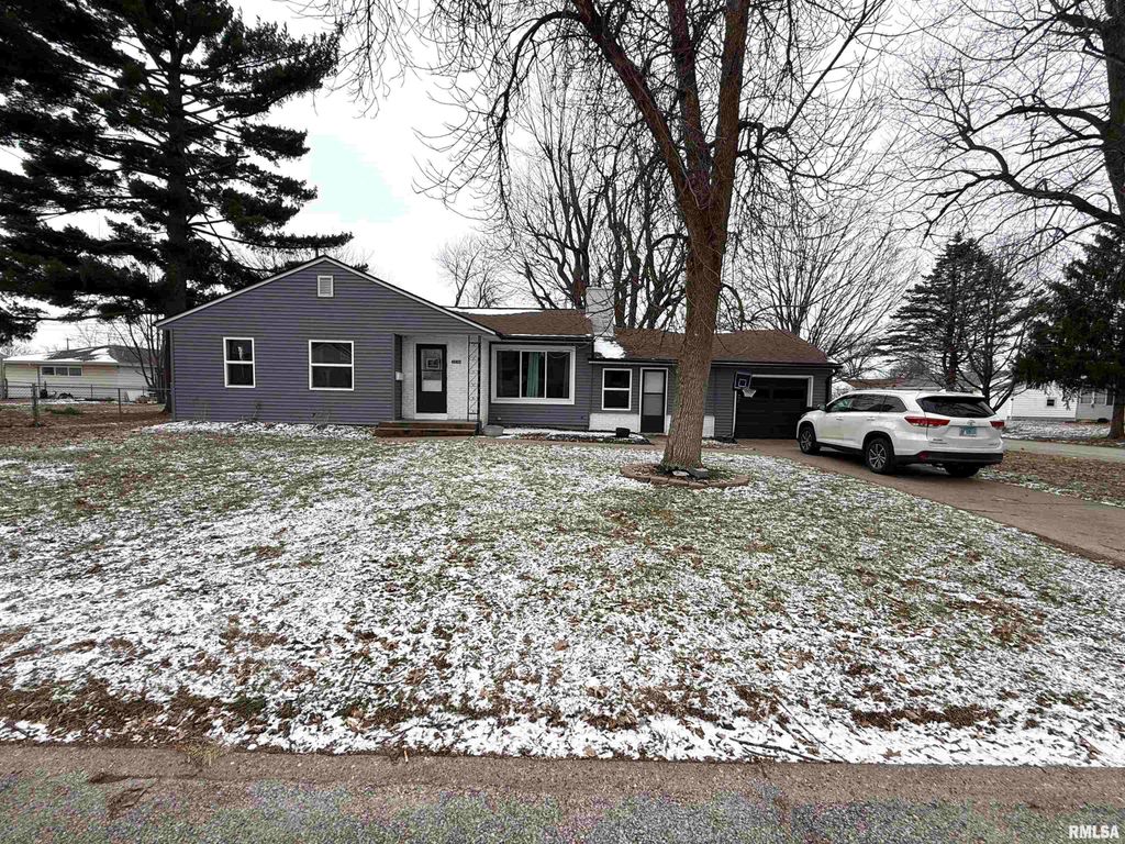 3230 N COLLEGE Avenue, Quincy, IL 62301