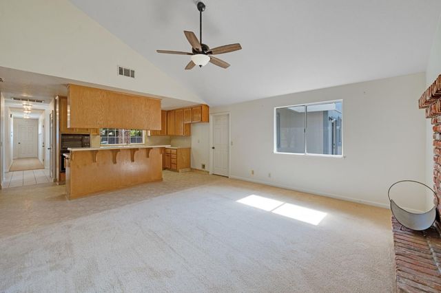 5206 Sirbuck Way, Carmichael, CA 95608