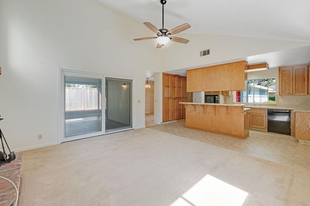 5206 Sirbuck Way, Carmichael, CA 95608