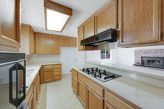 5206 Sirbuck Way, Carmichael, CA 95608