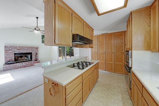 5206 Sirbuck Way, Carmichael, CA 95608