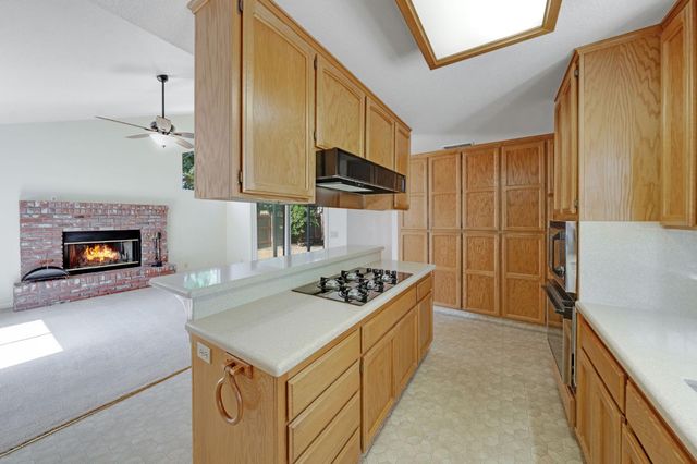 5206 Sirbuck Way, Carmichael, CA 95608