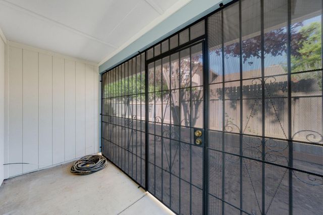 5206 Sirbuck Way, Carmichael, CA 95608
