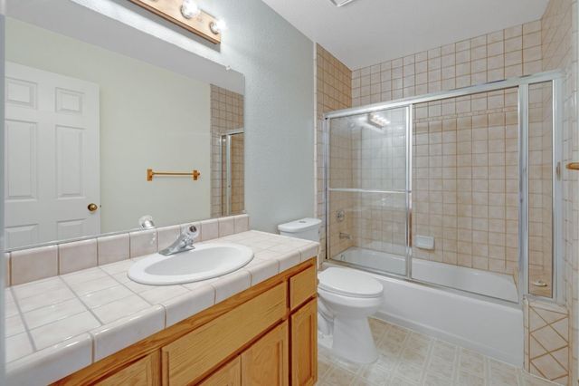 5206 Sirbuck Way, Carmichael, CA 95608