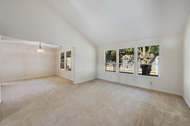 5206 Sirbuck Way, Carmichael, CA 95608