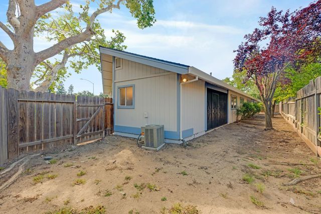 5206 Sirbuck Way, Carmichael, CA 95608
