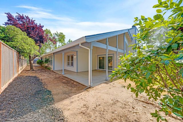 5206 Sirbuck Way, Carmichael, CA 95608
