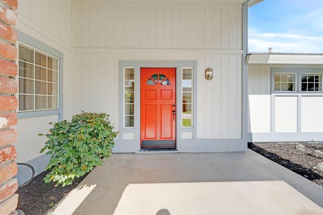 5206 Sirbuck Way, Carmichael, CA 95608
