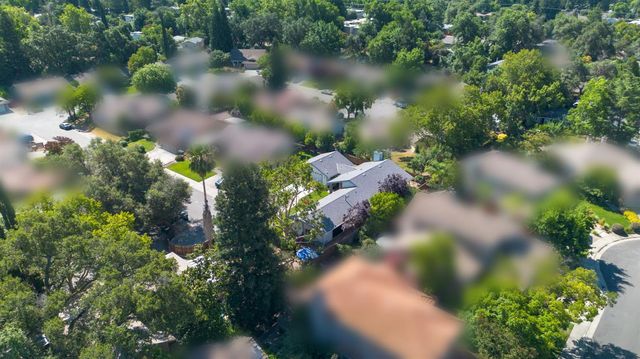5206 Sirbuck Way, Carmichael, CA 95608