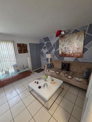 812 86th St 1R, Miami Beach, FL 33141