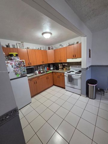 812 86th St 1R, Miami Beach, FL 33141