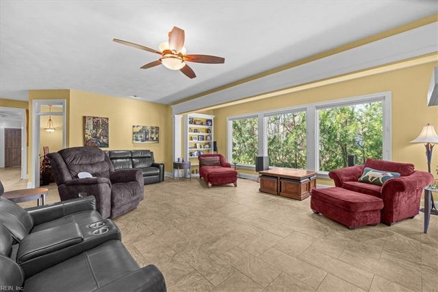 4101 Cheswick LN, Virginia Beach, VA 23455