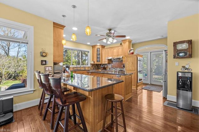 4101 Cheswick LN, Virginia Beach, VA 23455