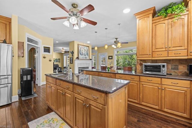 4101 Cheswick LN, Virginia Beach, VA 23455