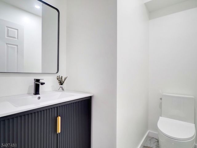 42 Krueger Ct, Newark City, NJ 07103