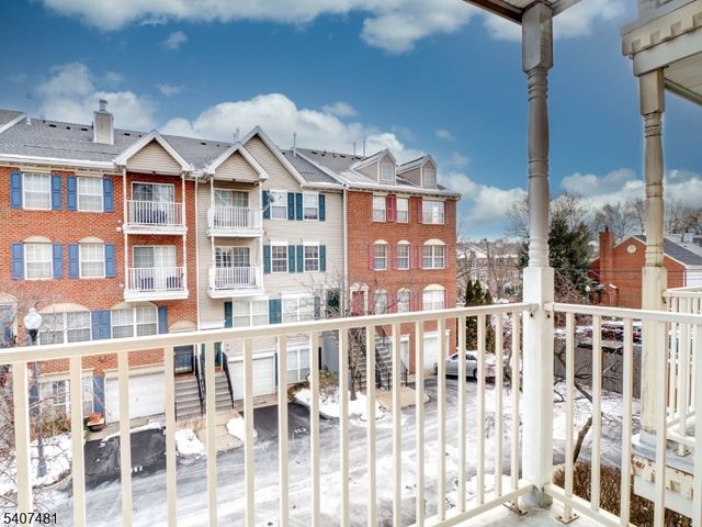 42 Krueger Ct, Newark City, NJ 07103