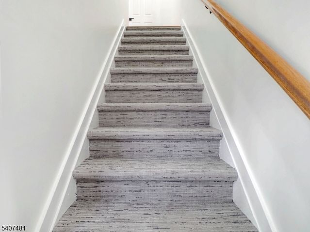 42 Krueger Ct, Newark City, NJ 07103