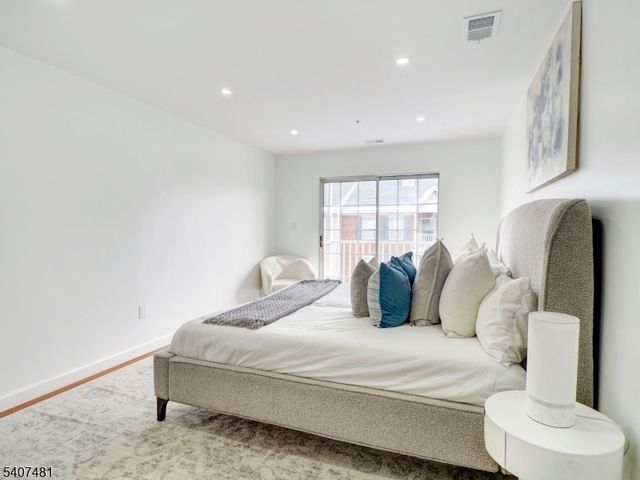 42 Krueger Ct, Newark City, NJ 07103