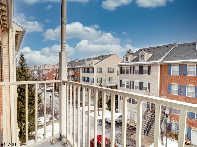 42 Krueger Ct, Newark City, NJ 07103