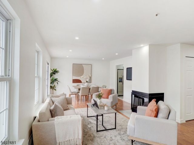 42 Krueger Ct, Newark City, NJ 07103