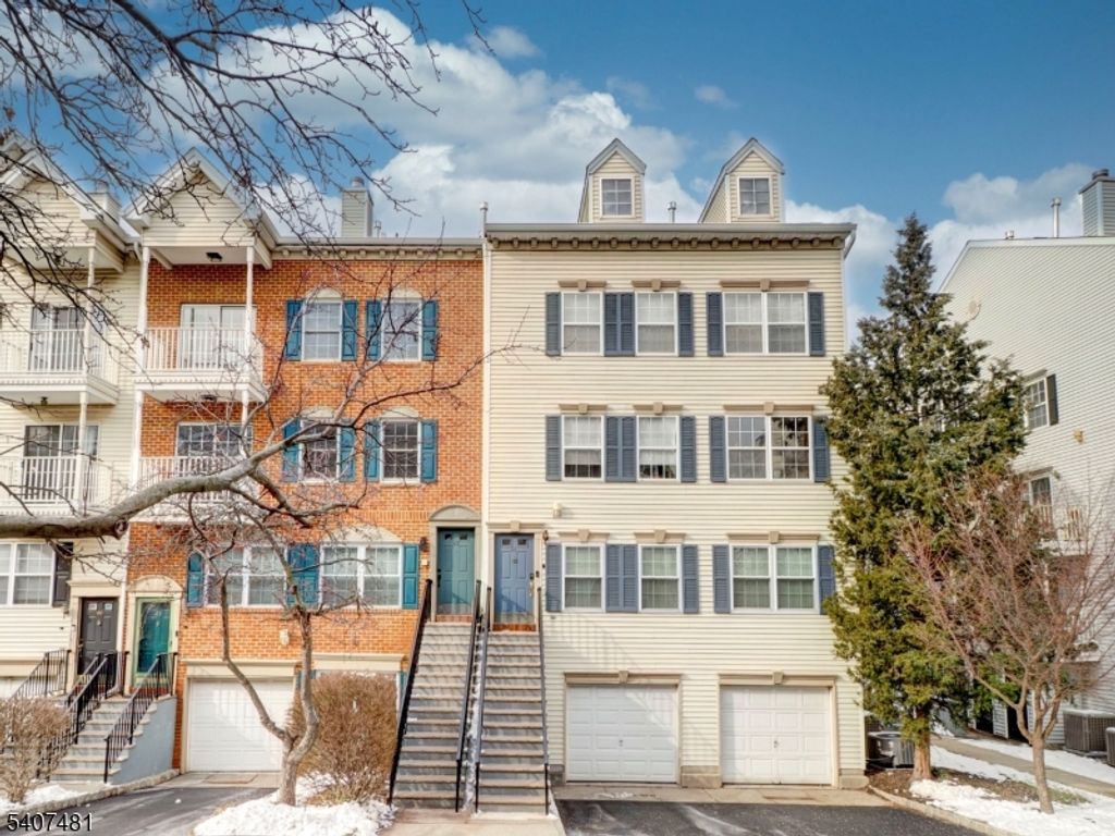 42 Krueger Ct, Newark City, NJ 07103