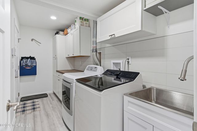 16 Snowdrift Lane, Howell, NJ 07731