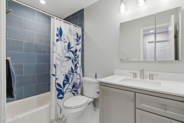 16 Snowdrift Lane, Howell, NJ 07731